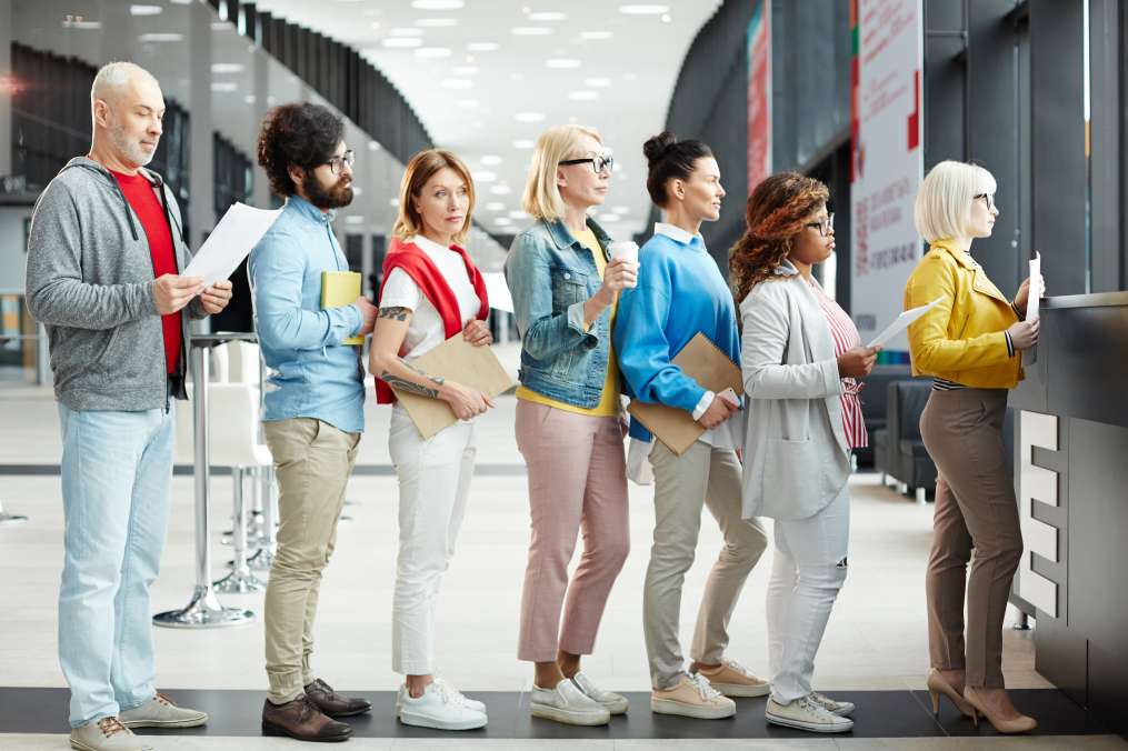 Standing in line for long time - one of the things to consider in weighing the pros and cons of digital banking for expats